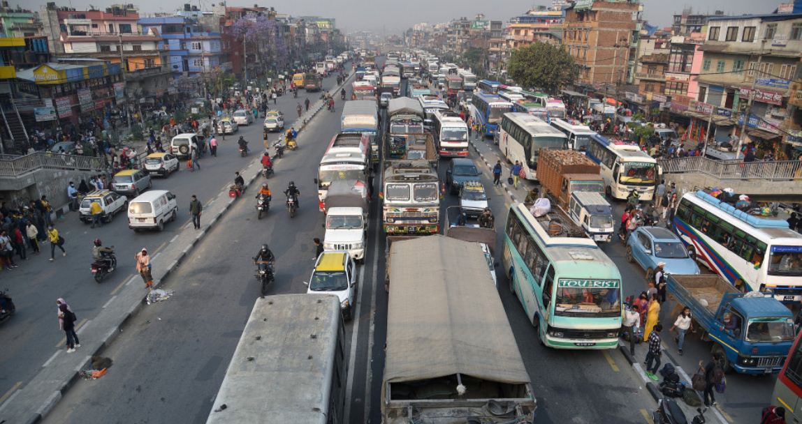मास्क नलगाउने यात्रुले सार्वजनिक सवारी साधन चढ्न नपाउने 